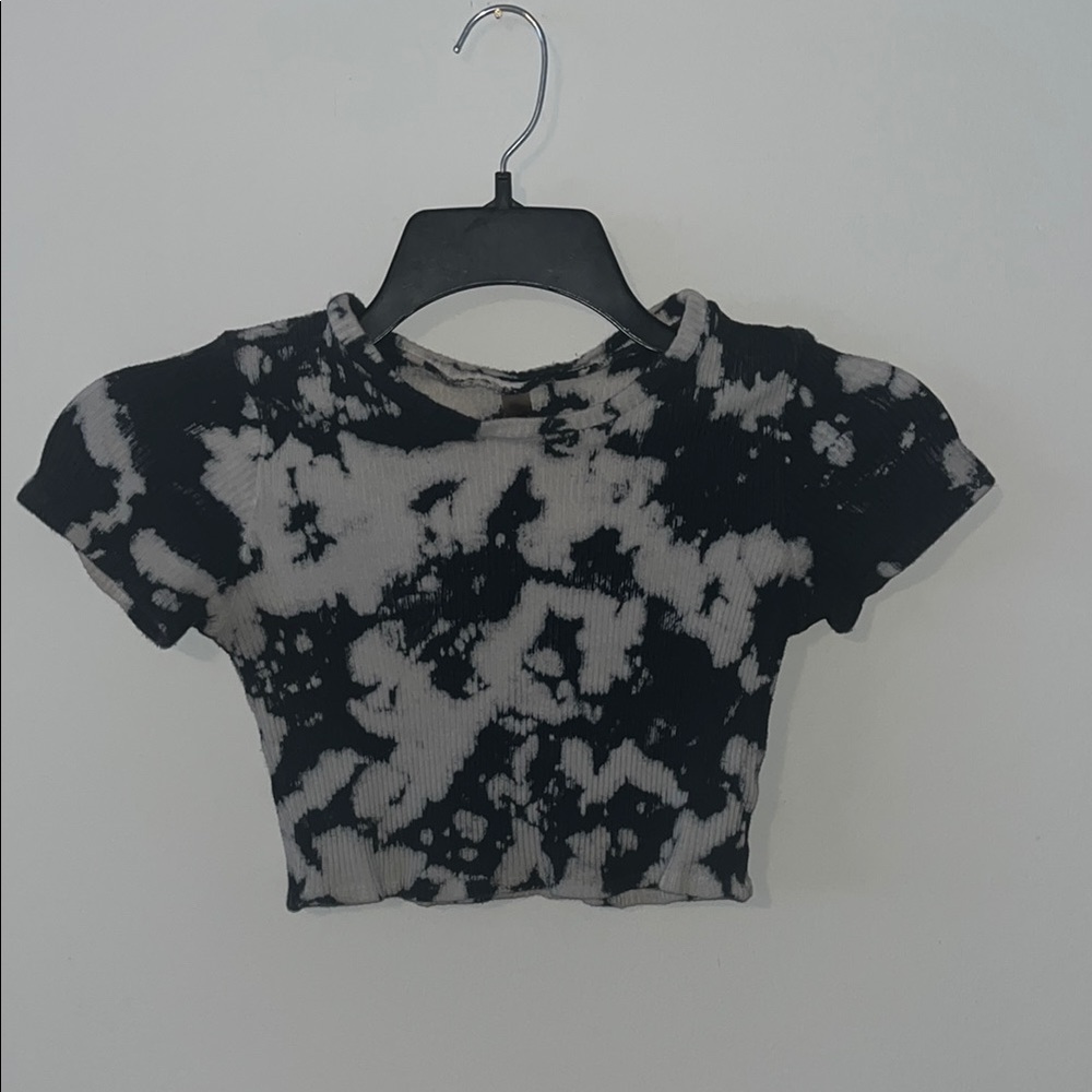 Black and White Tie-Dye Crop Top